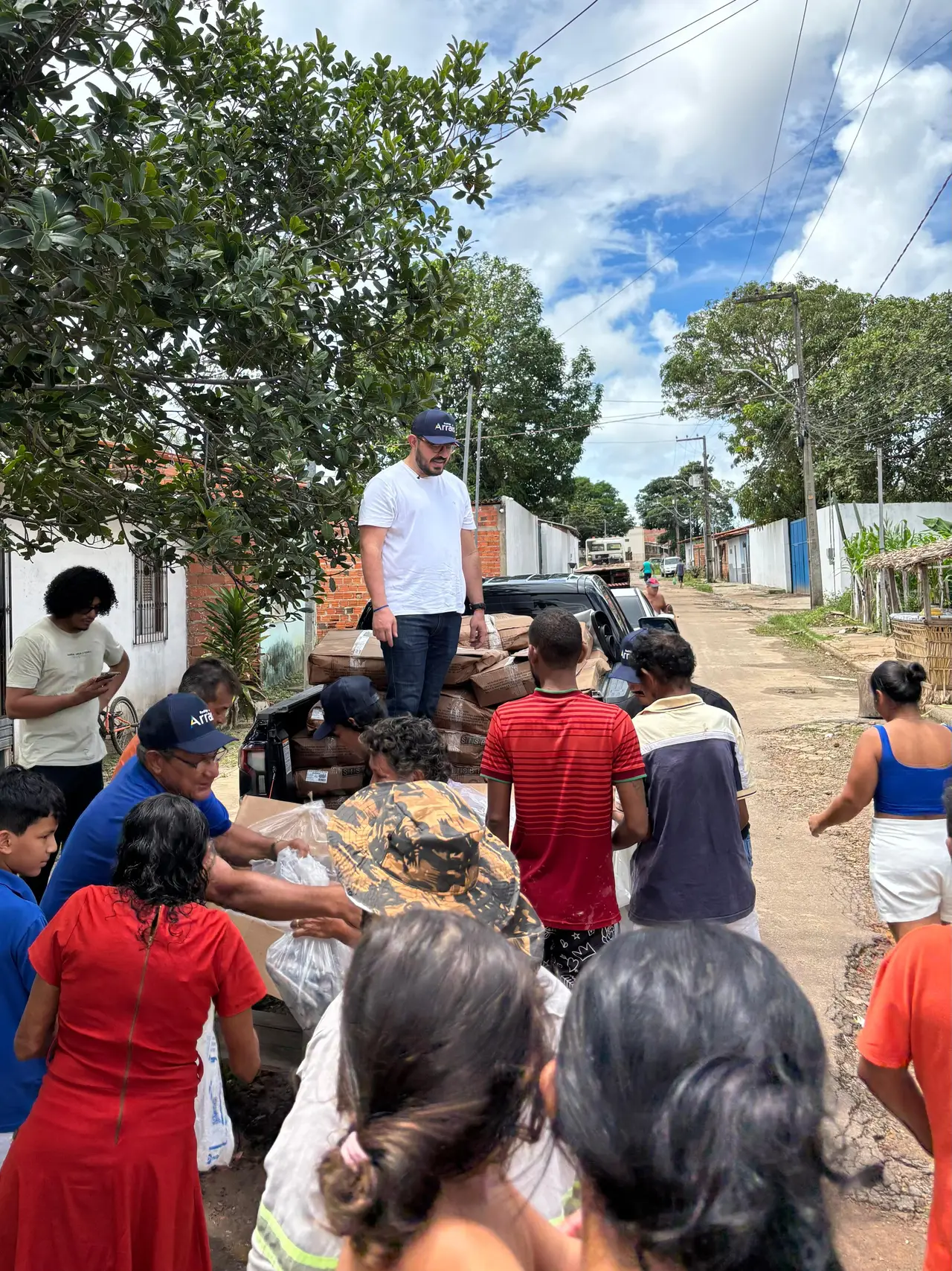 Rodrigo Arrais em ação comunitária